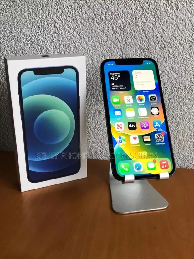 New Apple iPhone 12 64 GB Black · Photo 1