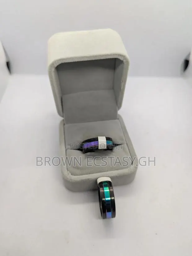 Glow Fashion Ring · Photo 1
