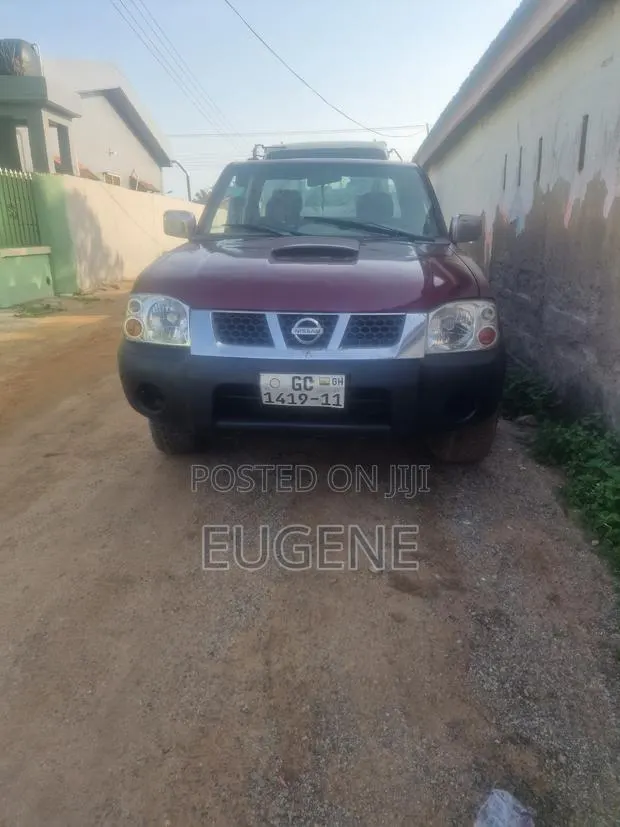 Nissan Hardbody 2004 Red · Photo 1