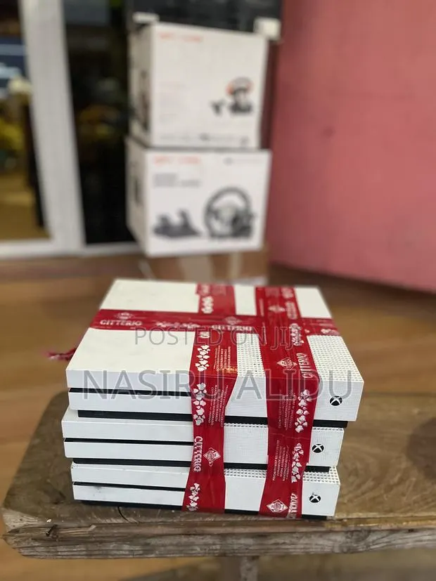 Xbox One S With 12 Games Installed 500g · Photo 1