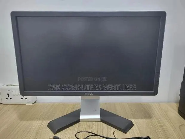 “Neat Dell P1919h 19” Monitor – Perfect For Office & School” · Photo 1