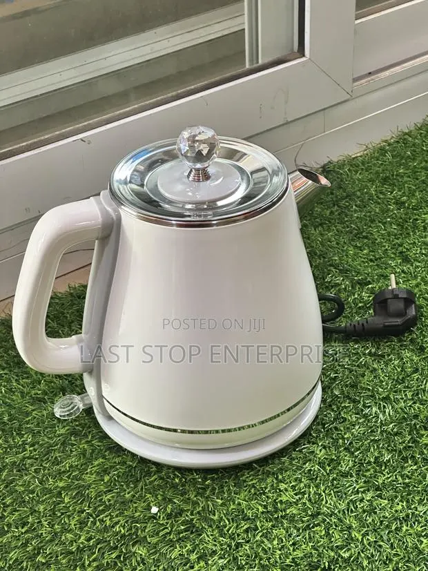 Quality and Classic Electric Kettle (1.7 Litres) · Photo 1