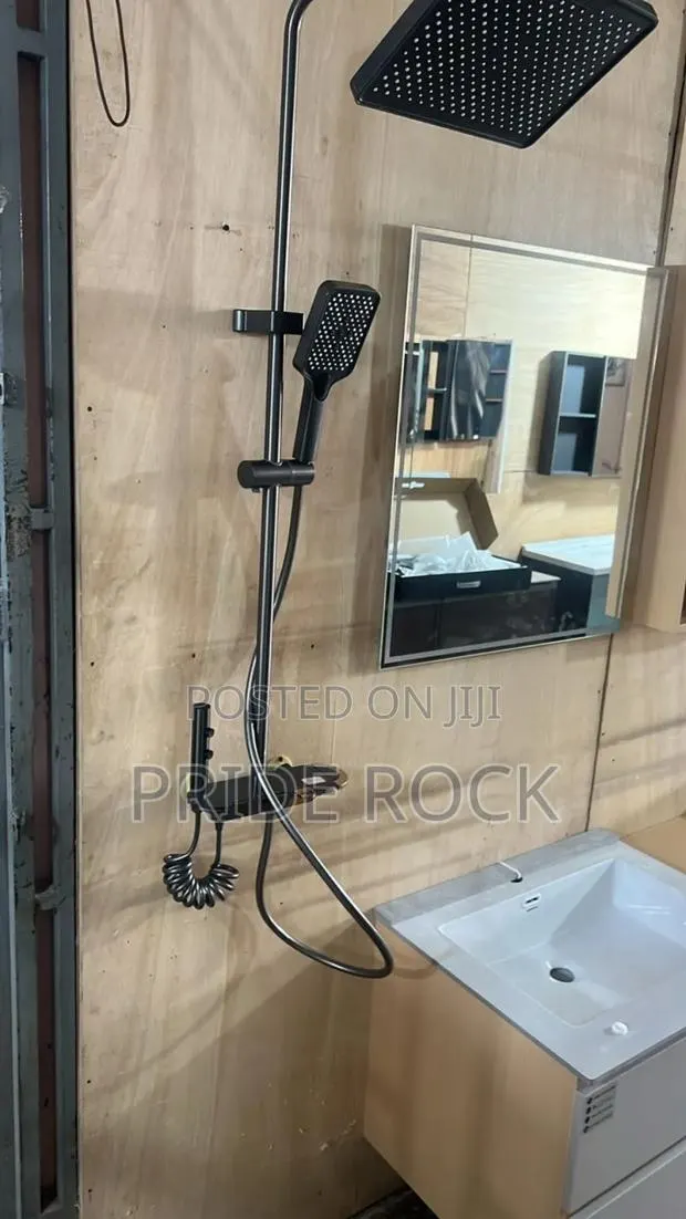 Four in One Piano Shower Pole · Photo 1