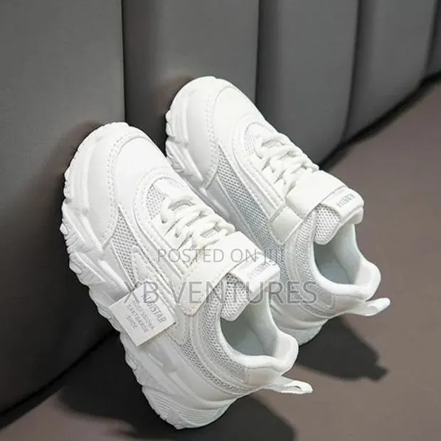 Stylish Girls Sneakers · Photo 2