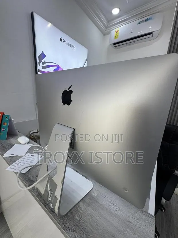 Desktop Computer Apple iMac 8GB Intel Core i5 SSD 256GB · Photo 1