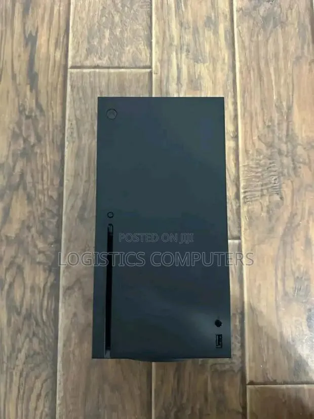 Xbox Series S With No Games and Pad · Photo 1