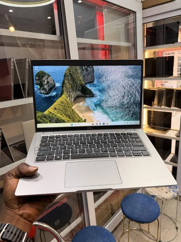 Laptop Dell Latitude 5420 16GB Intel Core i5 SSD 256GB · Photo 1