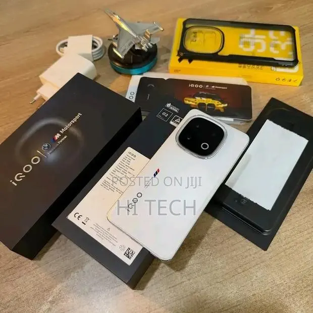 Vivo iQOO 13 512 GB Gray · Photo 1