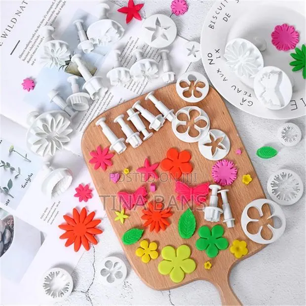 33pieces Fondant Flower Cutters · Photo 1