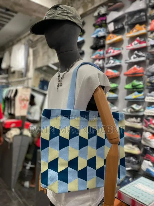 Original Non-Fade Tote Bags · Photo 1