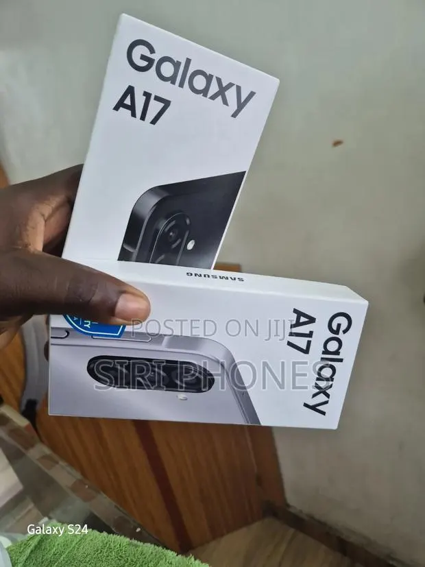 New Samsung Galaxy A17 128 GB Gray · Photo 1