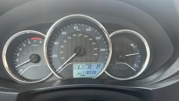 Toyota Corolla 2015 Green · Photo 1