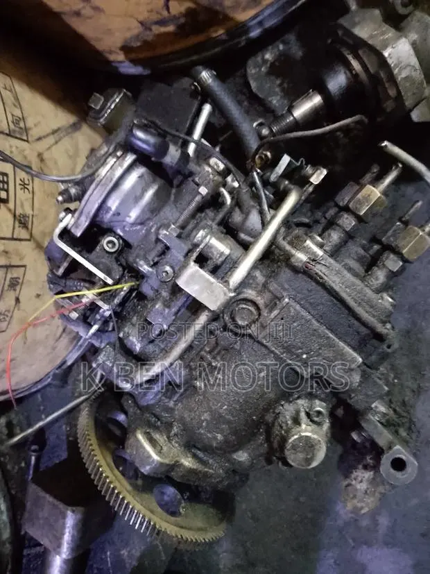 Nissan Hard Body QD32 in Junction Pump · Photo 1