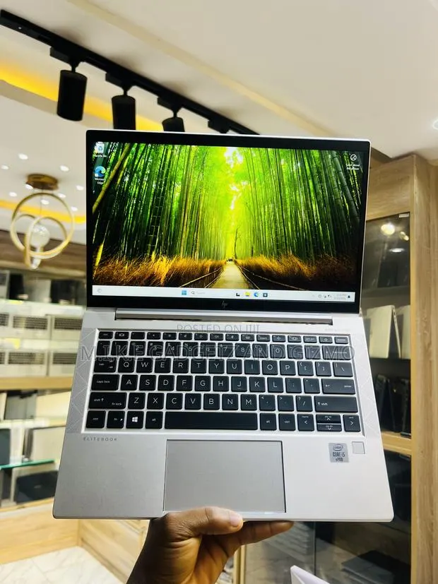 Laptop HP EliteBook 830 G7 8GB Intel Core i5 SSD 256GB · Photo 1