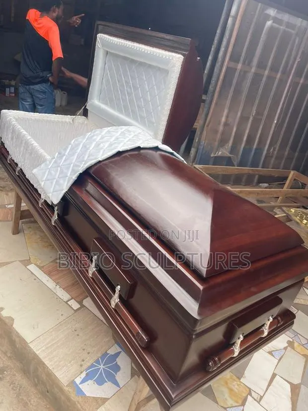 Regal Mahogany Half-Glass Casket · Photo 1
