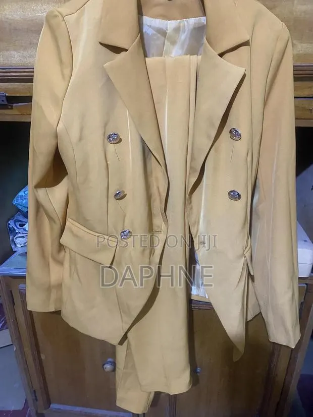 Mustard Suit · Photo 1