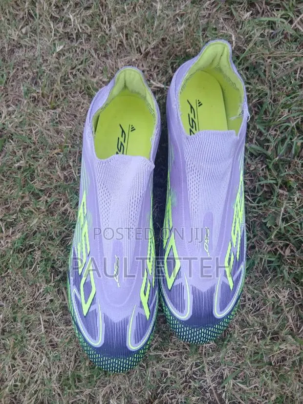 Football Boots · Photo 1