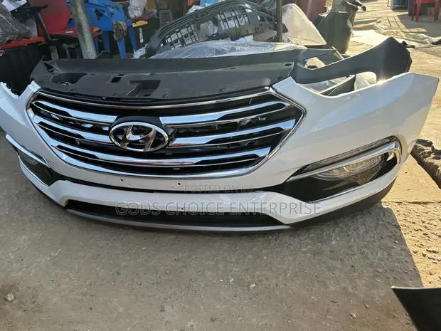 Complete Front Bumper Santafe 2017-2018-2019 · Photo 1