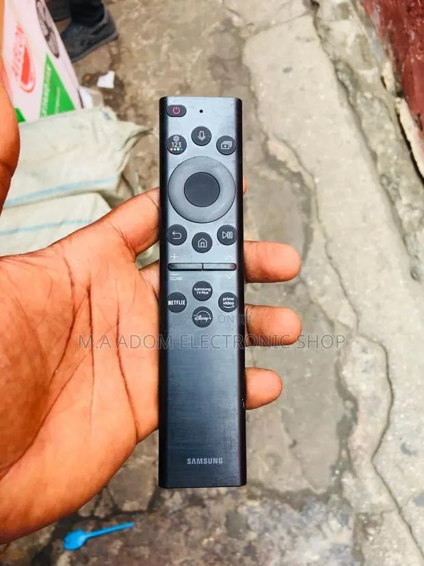 Samsung Solar Smart Remote Always Ready Always in Control · Photo 1