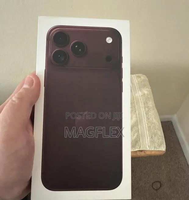 New Apple iPhone 18 Pro Max 1 TB Bronze · Photo 1