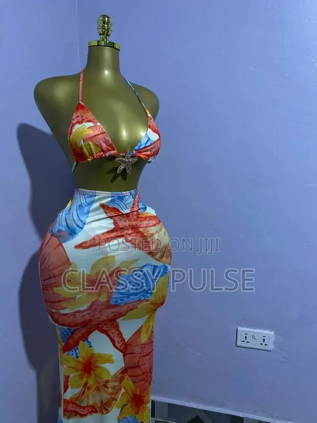 Ladies Dress · Photo 1