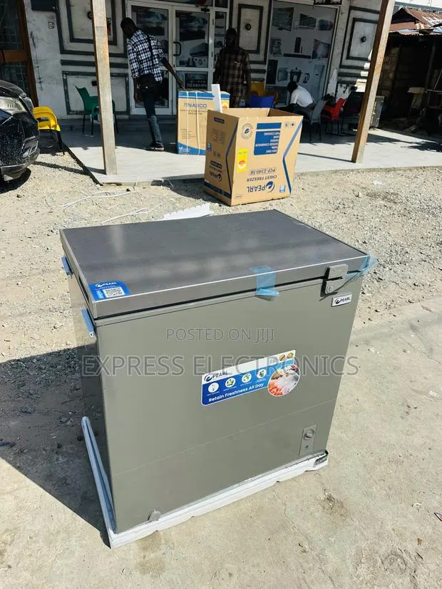 PCF-2530 Chest 200L Freezer Pearl · Photo 1