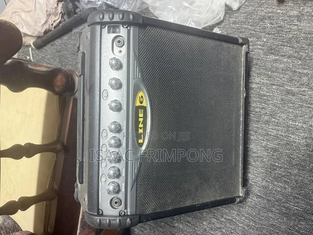 Line 6 Lead Guitar Combo · Photo 1