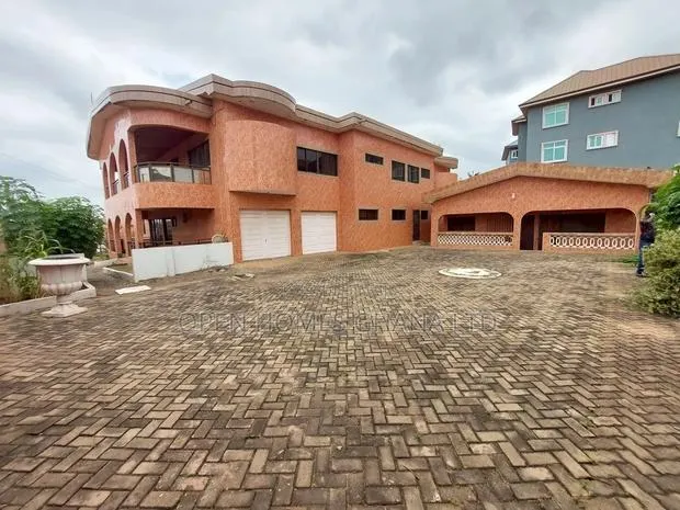6bdrm Mansion in Nyanmekye for rent · Photo 1