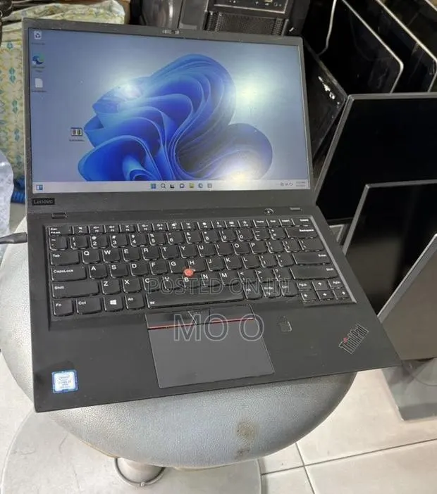 Laptop Lenovo ThinkPad X1 Carbon 16GB Intel Core i7 SSD 512GB · Photo 1