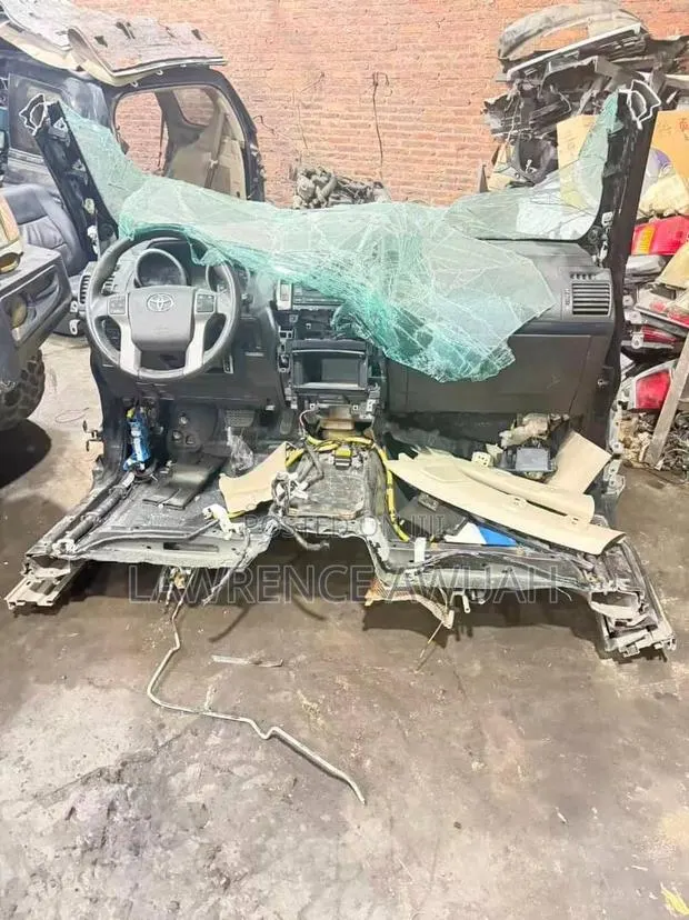 Toyota LandCruiser Prado Front Cut or Half Cut · Photo 1