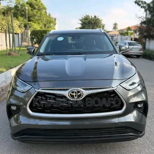 Toyota Highlander 2022 Gray · Photo 1