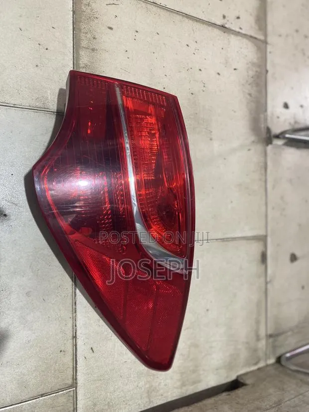 Santa Fe 2013,2014,2015 Tail Light · Photo 1