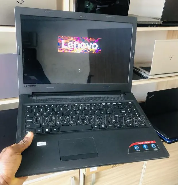 Laptop Lenovo IdeaPad 100 4GB Intel Core i5 HDD 500GB · Photo 1
