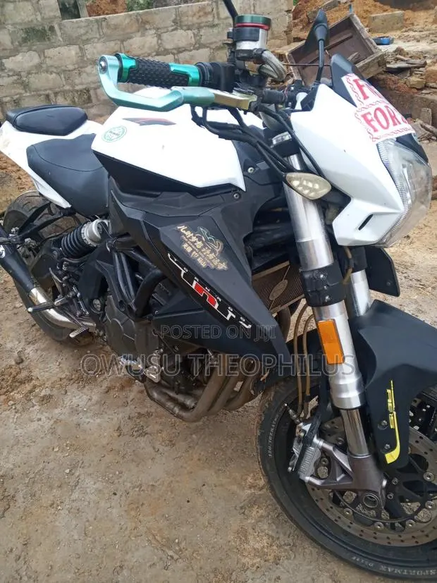 Benelli TNT 2018 White · Photo 1
