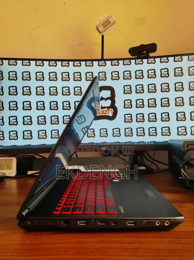 Laptop MSI GL62VR 7RFX 8GB Intel Core i5 HDD+SSD 750GB · Photo 1