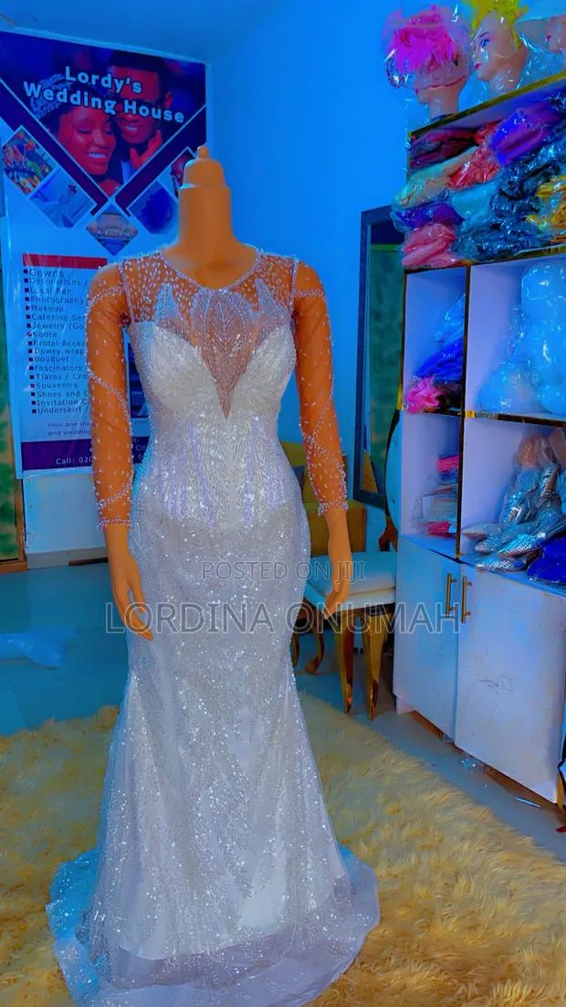 Wedding Gown · Photo 6