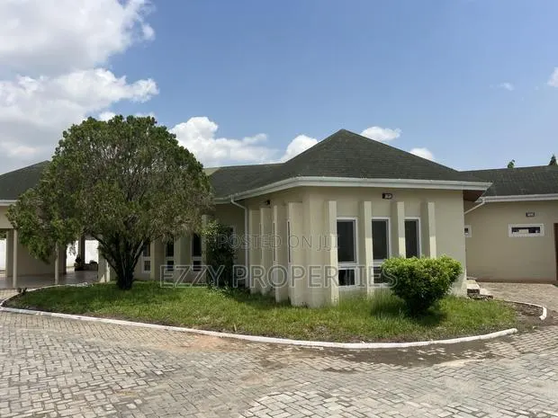 9bdrm House in East Legon for rent · Photo 1