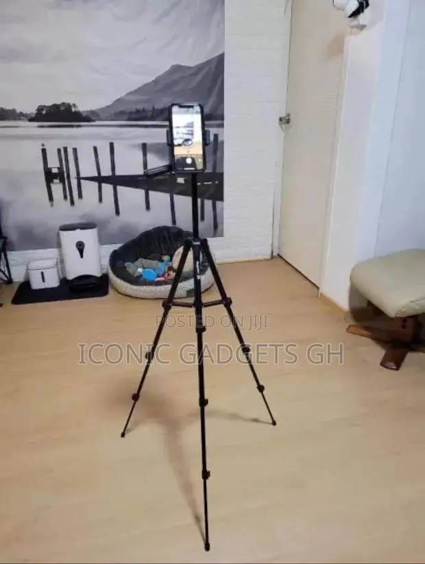 Portable Tripod Stands · Photo 1