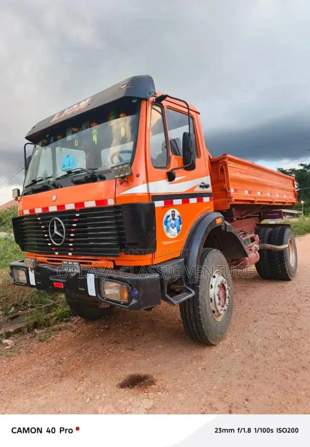 Mercedes Benz Tipper Single Step Axle · Photo 1
