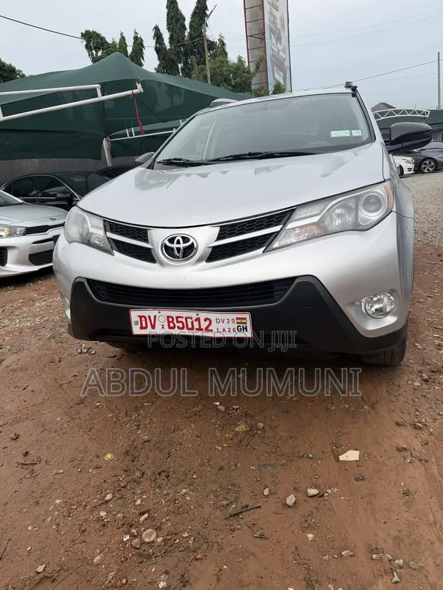 Toyota RAV4 LE 4dr SUV AWD (2.5L 4cyl 6A) 2014 Silver · Photo 1
