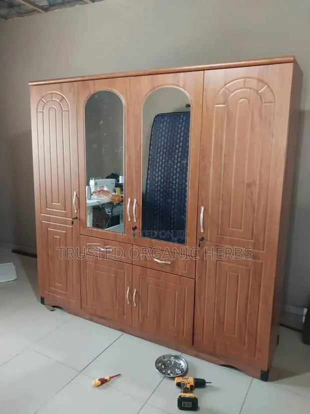 Wardrobes 4 Doors 4 Drawers and 2 Mirrors