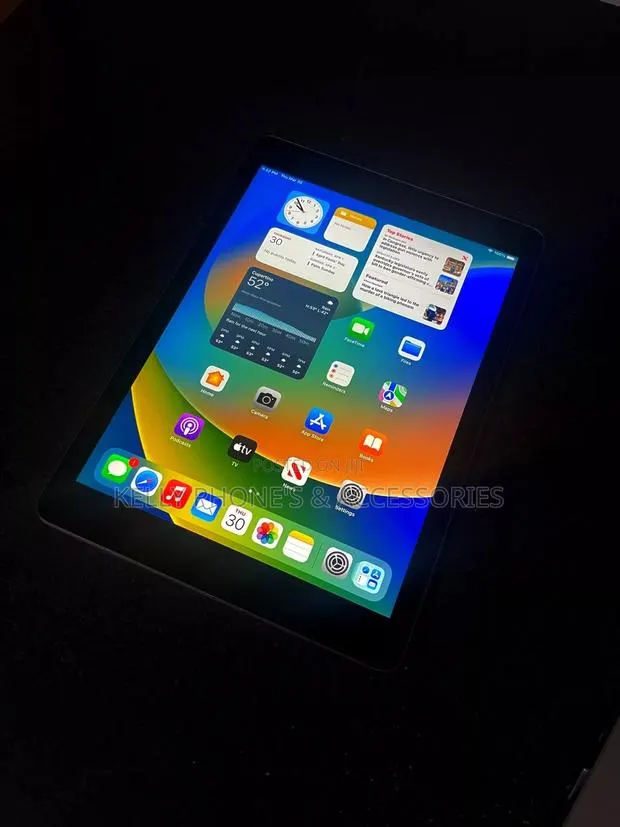 Apple iPad Pro 9.7 (2016) 128 GB Silver · Photo 1