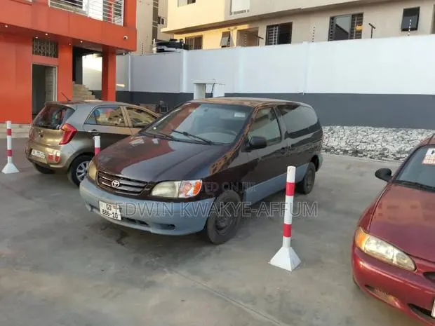 Toyota Sienna 1999 Brown · Photo 1
