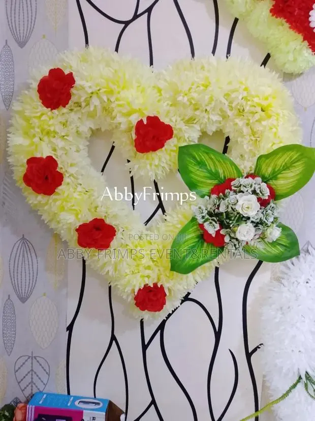 Artificial Funeral Wreath · Photo 1