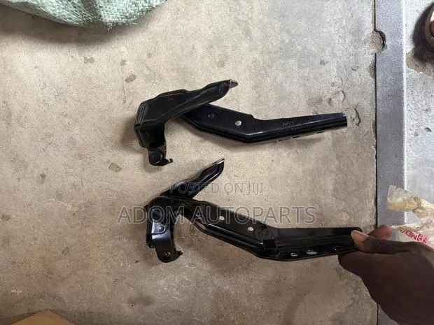 Honda CRV Bonnet Inches Hinges 2023 2024 2025 2026 · Photo 1