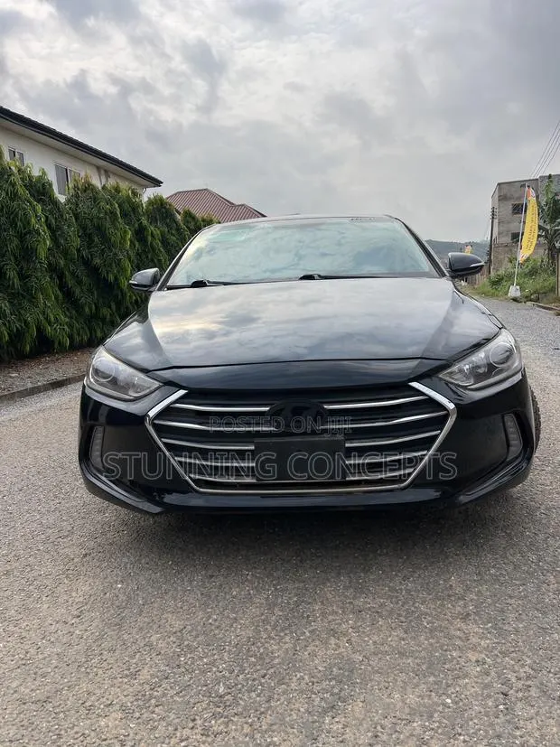 Hyundai Elantra 2018 Black · Photo 1