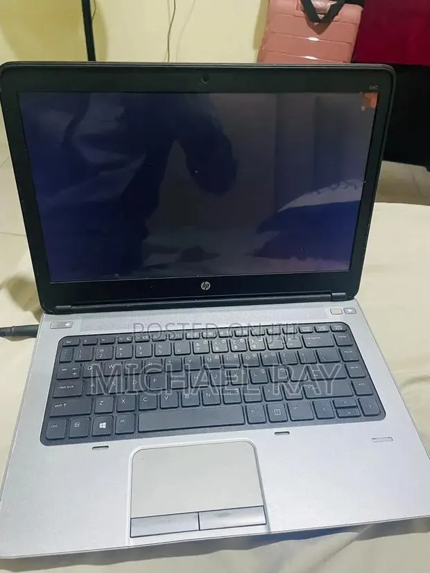 Laptop HP ProBook 640 G1 8GB Intel Core i5 HDD+SSD 350GB · Photo 1