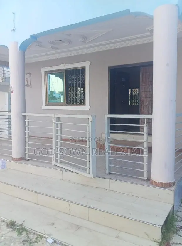 3bdrm Apartment in Obom Road, Kasoa for rent · Photo 1