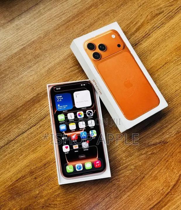 Apple iPhone 17 Pro Max 512 GB Orange · Photo 1
