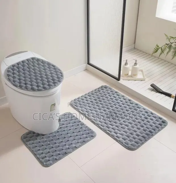 Cozy Bathroom Mat Set · Photo 1